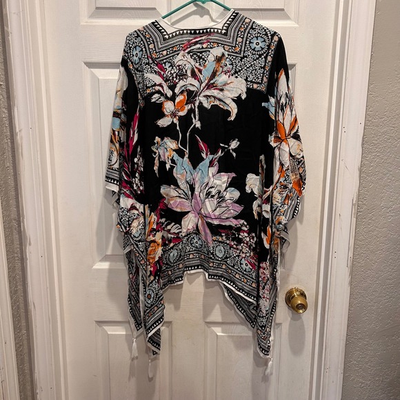 Nine West Sketch Blooms Ruana‎ Kimono Topper Floral Black Multi Tassel OSFA - Picture 6 of 8